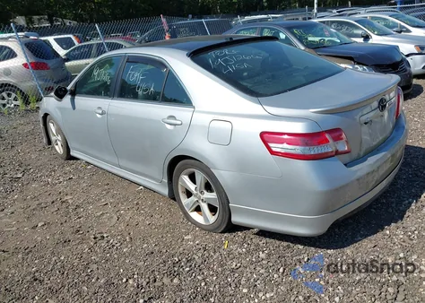 2011 Toyota Camry Se V6 z USA, uszkodzony, nr VIN 4T1BK3EK0BU631739